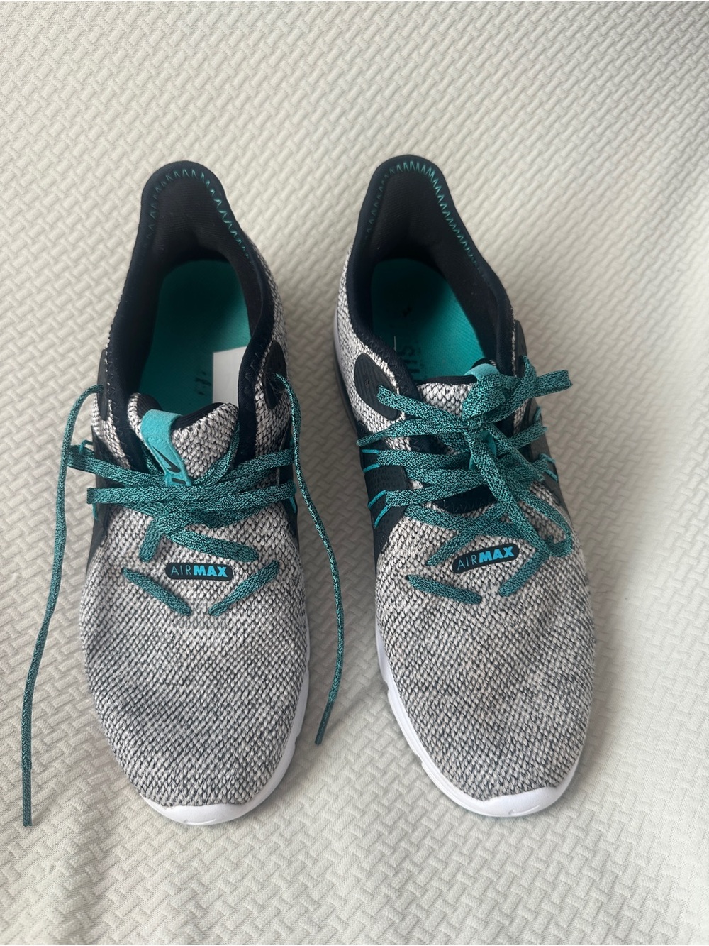 Nike Grey Knit Running Shoes with Teal Accents